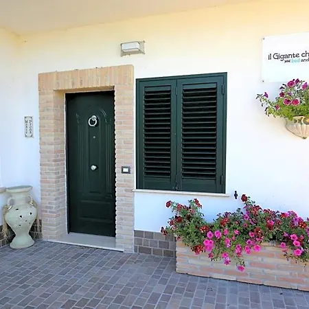 Il Gigante Che Dorme Bed & Breakfast Castel Castagna