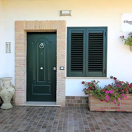 Il Gigante Che Dorme Bed & Breakfast Castel Castagna