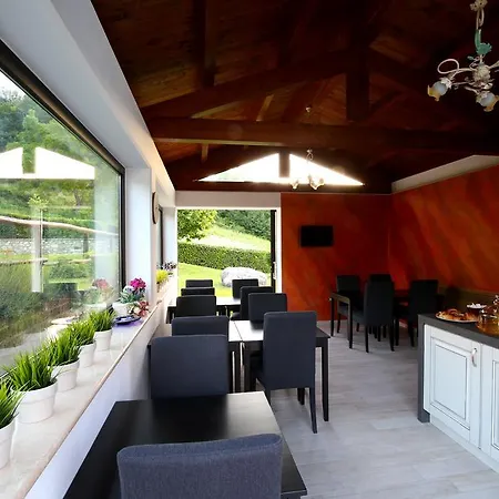 Alojamento de Acomodação e Pequeno-almoço Il Gigante Che Dorme Castel Castagna