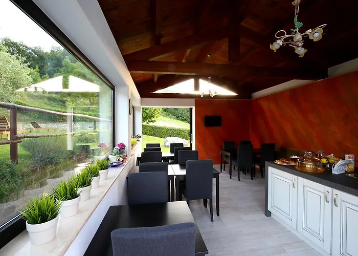 Alojamento de Acomodação e Pequeno-almoço Il Gigante Che Dorme Castel Castagna