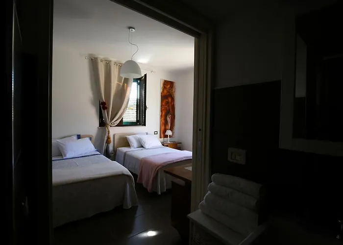 Alojamento de Acomodação e Pequeno-almoço Il Gigante Che Dorme Castel Castagna